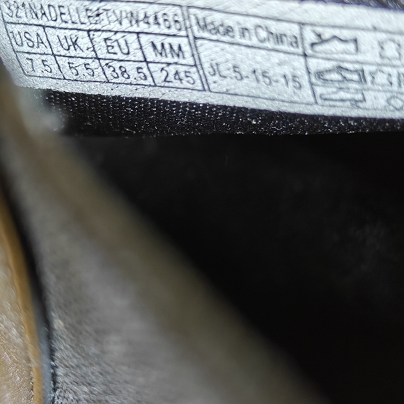 VIONIC Nadelle Chelsea Ankle Black Leather Comfort Booties Women's Shoe Size 7.5 - Picture 11 of 11